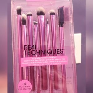Brand new never used 8 beautiful purple pink makeup brushes.